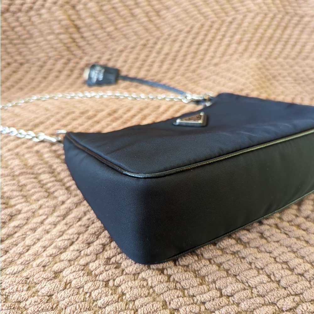 Prada Re-edition 2005 (Authentic) - Picture 13 of 16